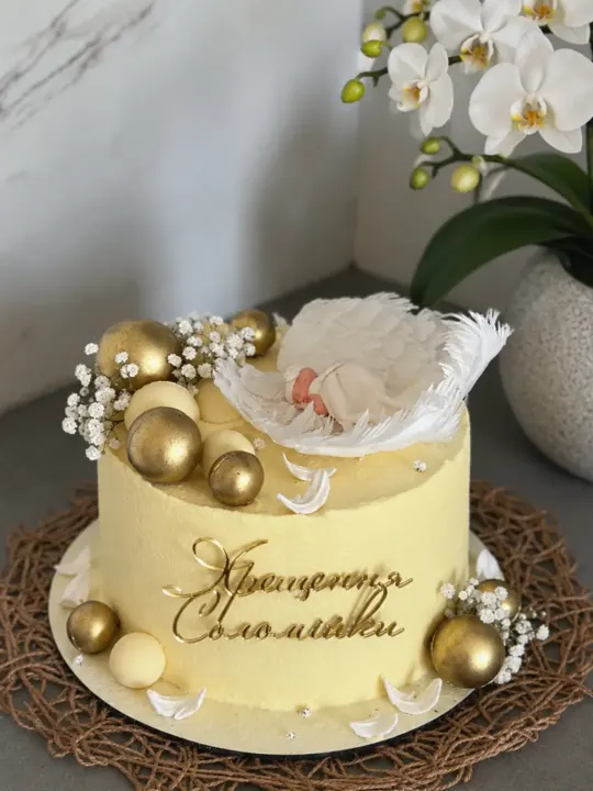 Торт на хрестини
